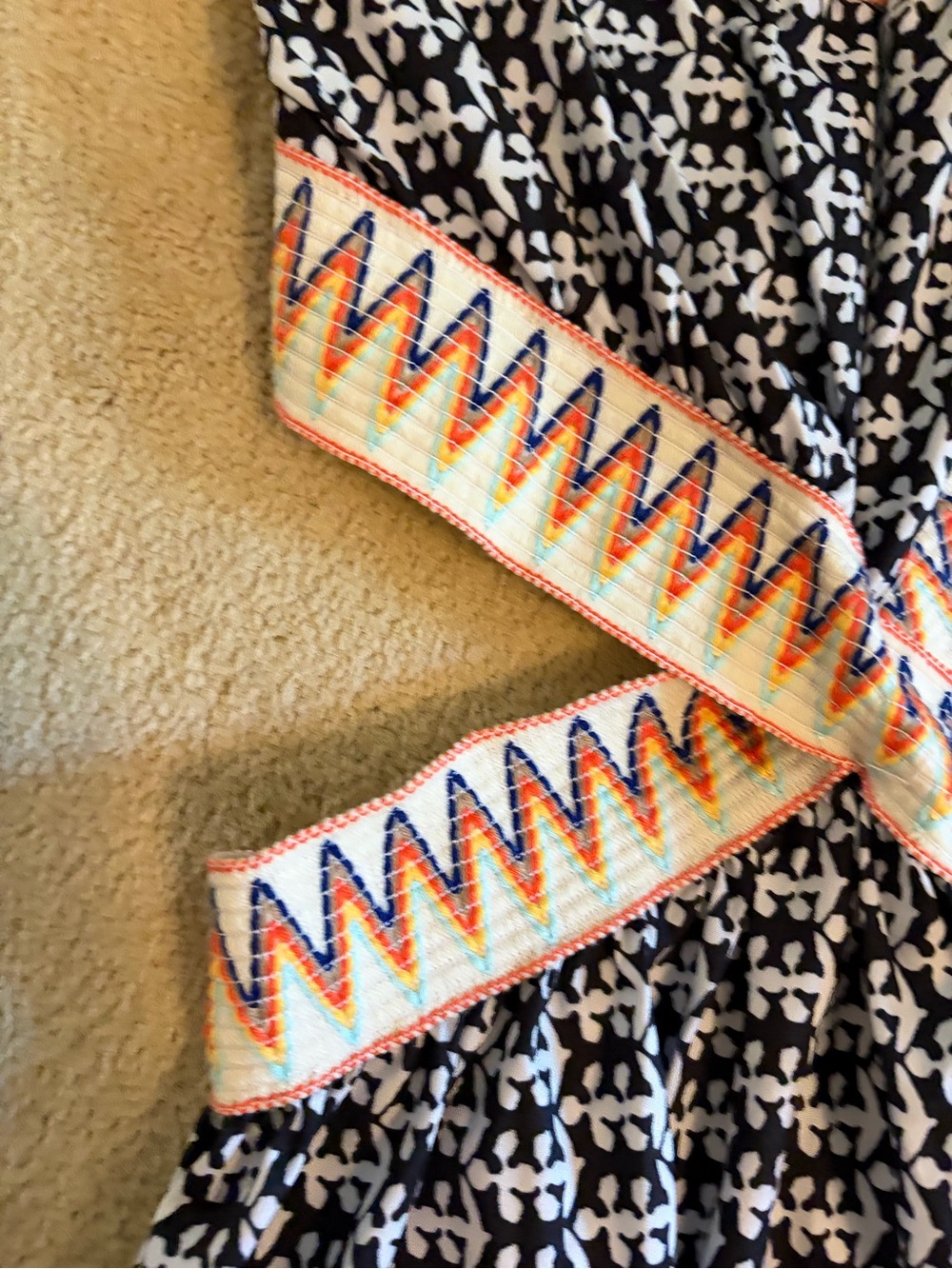 {SHEIN} Geometric Cutout Maxi Dress with Cream Trim - Picture 4 of 11